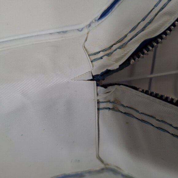 Vintage Travel Hat Box Round 1960s Suitcase Blue With 2 White Stripes - Picture 14 of 16